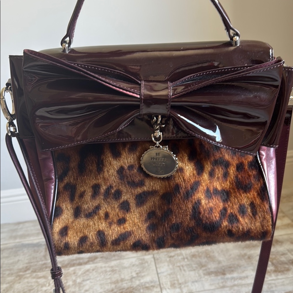 MY FLAT IN LONDON Leopard Print and Black Bow Handbag - Picture 11 of 14